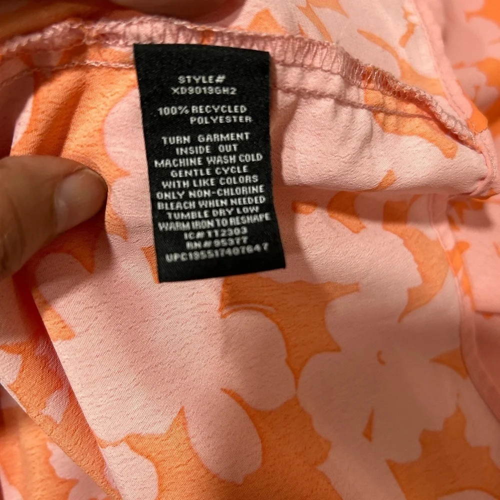 SOCIAL STANDAR Vibrant Floral Maxi Dress in Orange and Pink - Picture 4 of 6